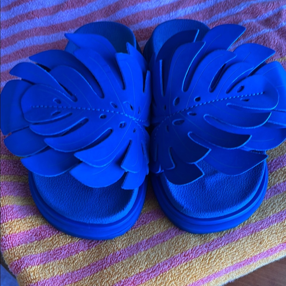 Farm Rio Blue Leaf Slide Sandals